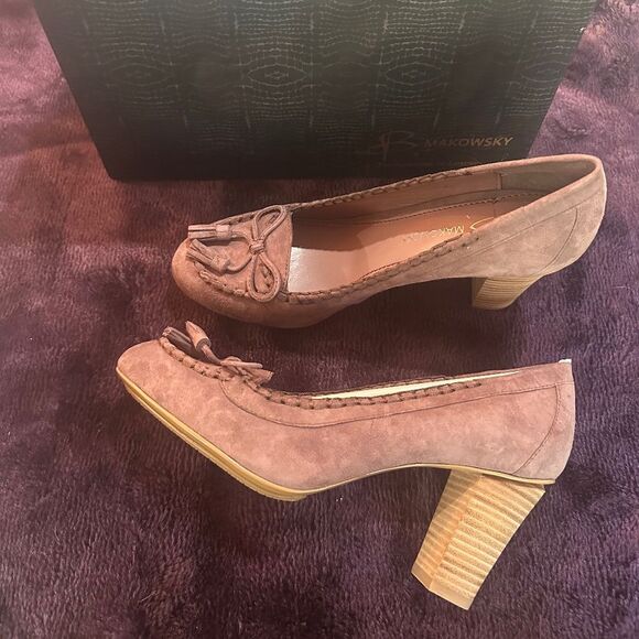 B. Makowsky Suede Purple Heels - NWT (box) Size 8.5 - Picture 1 of 2